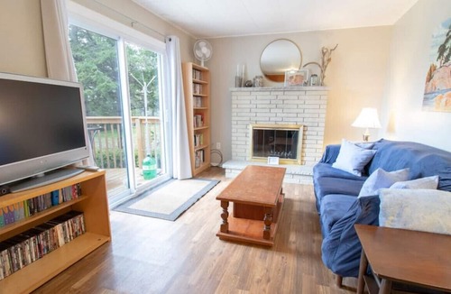 Tiny Cabin | Cozy Cabin by 2 Pristine Beaches