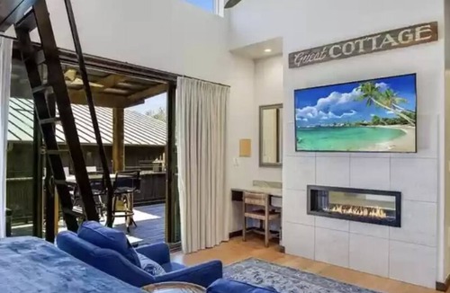 Spicewood Cabin | Cozy cabin by the lake with amazing amenities and resort pool!