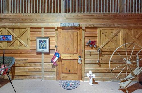 Carmine House | Cozy Cabin Close to Hiking Trails in Round Top, Texas