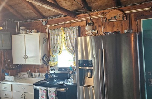 Black River Cottage | Cozy Cabin/Cottage