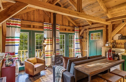 Bethel Cabin | Cozy Cabin! Firepit! Dogs Welcome! Hot Tub!