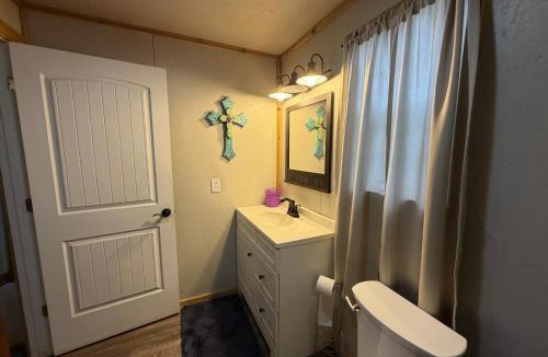 Rocksprings House | Cozy Cabin for day or weekend