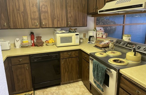 Shaver Lake Cabin | Cozy Cabin for Summer & Winter Fun