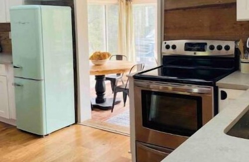 Goode Cabin | Cozy Cabin from 1890