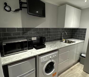 Cricklewood House | Cozy Cabin