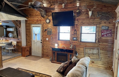 Wheeler County Cabin | Cozy cabin getaway at the Lake