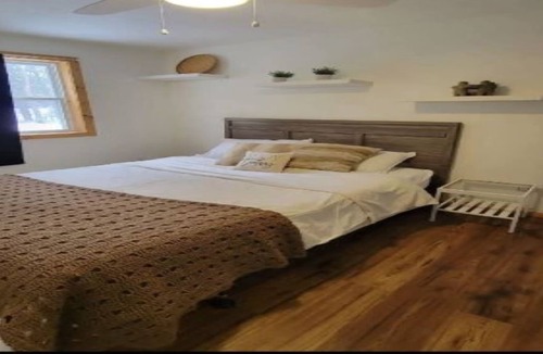 Bardsville Cabin | Cozy Cabin Getaway Muskoka