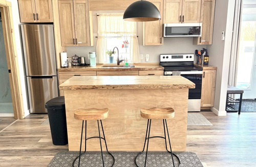 Keswick Ridge Cabin | Cozy Cabin Home-Peaceful Farm Retreat & Private
