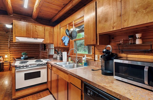 San Marcos Cabin | Cozy Cabin - Hot tub, Views, Wimberley Area