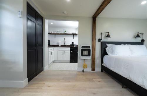 Temple House | Cozy Cabin in a Rural setting-14