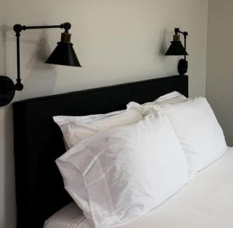 Temple House | Cozy Cabin in a Rural setting-14