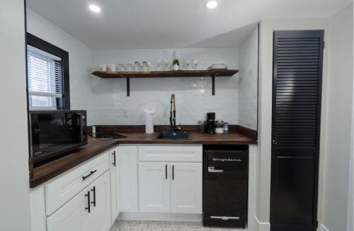 Temple House | Cozy Cabin in a Rural setting-14