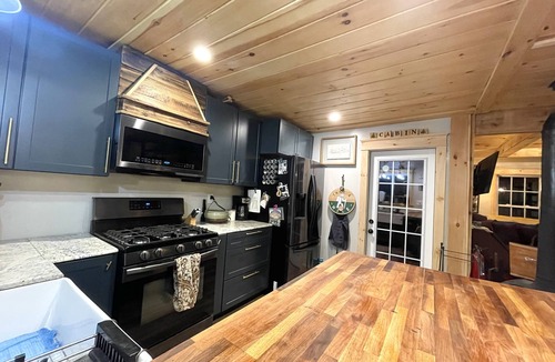 Adirondack Cabin | Cozy cabin in adorable Adirondack with Beaches and Mountains