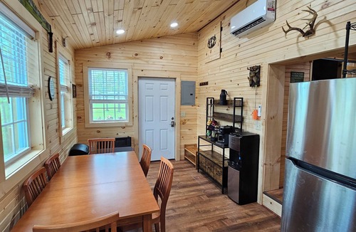 Rooseveltown Cabin | Cozy cabin in Brasher Falls, NY