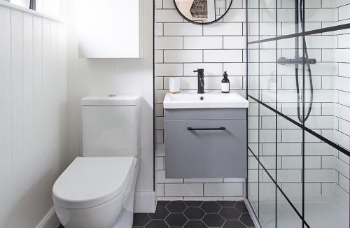 Greenpoint Apartment | Cozy Cabin in Brooklyn with Sub Access