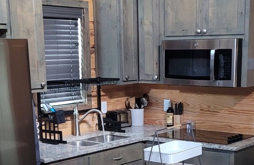 Carlsbad Cabin | Cozy Cabin in Carlsbad- Short drive to San Angelo