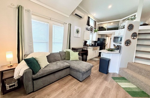 Sheridan Cabin | Cozy cabin in enchanting Sheridan with cool AC and relaxing vibe