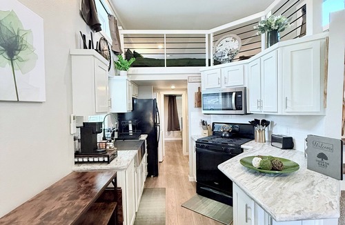 Sheridan Cabin | Cozy cabin in enchanting Sheridan with cool AC and relaxing vibe