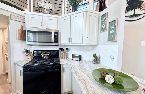 Sheridan Cabin | Cozy cabin in enchanting Sheridan with cool AC and relaxing vibe