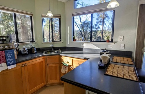 Colfax Cabin | Cozy cabin in enchanting Colfax with AC, WiFi, Jacuzzi, private back deck