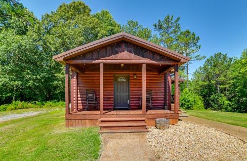 Hardin House | Cozy Cabin in Hardin about 1 Mi to Kentucky Lake!