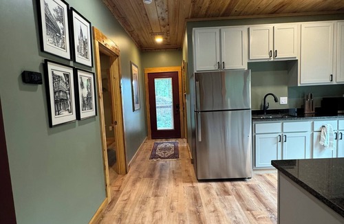 Sardis Cabin | Cozy cabin in lovely Sardis with WiFi, AC