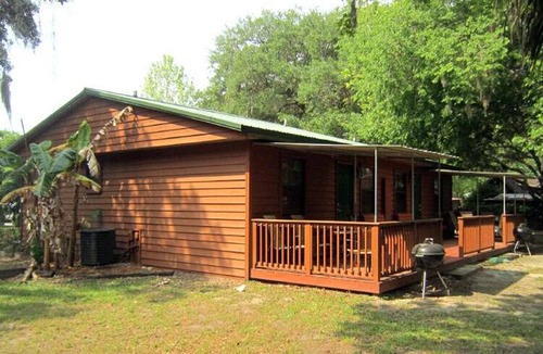 Inverness Cabin | Cozy Cabin in riverfront resort