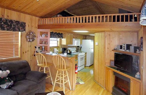 Inverness Cabin | Cozy Cabin in riverfront resort