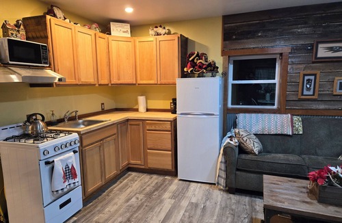 Hendricks Cabin | Cozy cabin in serene Hendricks with WiFi, AC