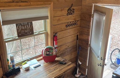Slippery Rock Cabin | Cozy cabin in Slippery Rock with 100 acres of woods and very close to wolf Creek