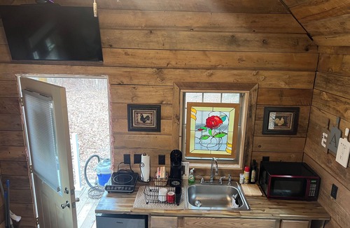 Slippery Rock Cabin | Cozy cabin in Slippery Rock with 100 acres of woods and very close to wolf Creek