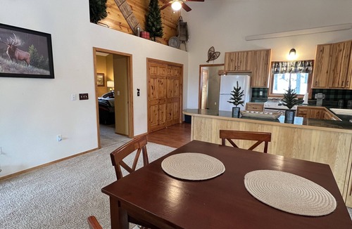 Four Corners Cabin | Cozy cabin in the beautiful Black Hills