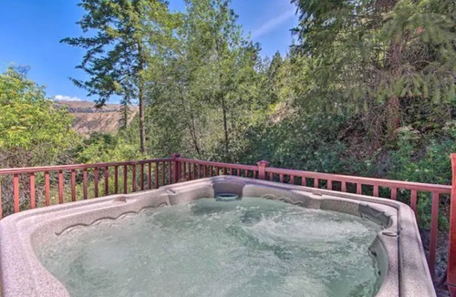 Naches House | Cozy Cabin in the Hills