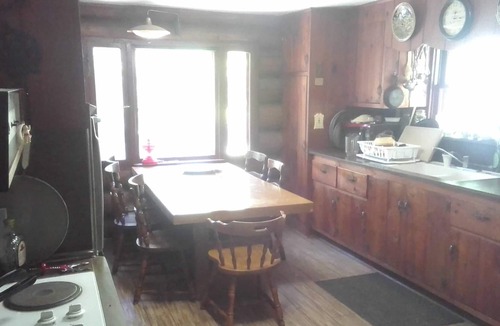 Lake Luzerne Cabin | Cozy cabin in the woods