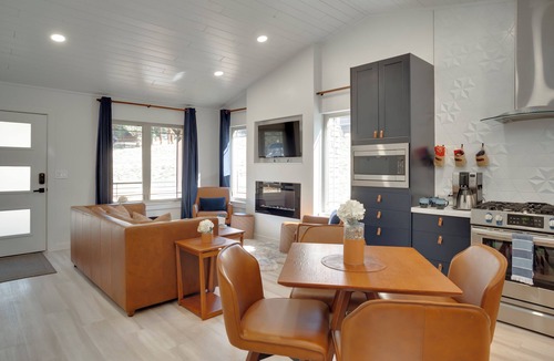Angel Fire Cabin | Cozy cabin in the woods, fire pit, king bed, ADA, A/C