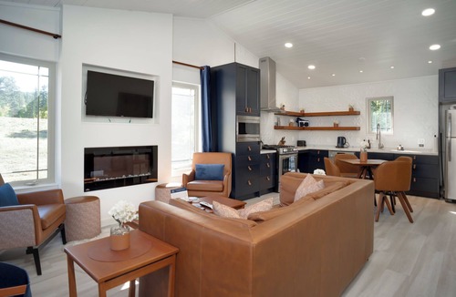 Angel Fire Cabin | Cozy cabin in the woods, fire pit, king bed, ADA, A/C