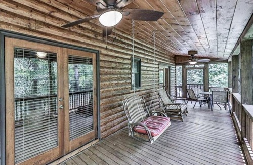 Mineral Bluff House | Cozy Cabin in The Woods