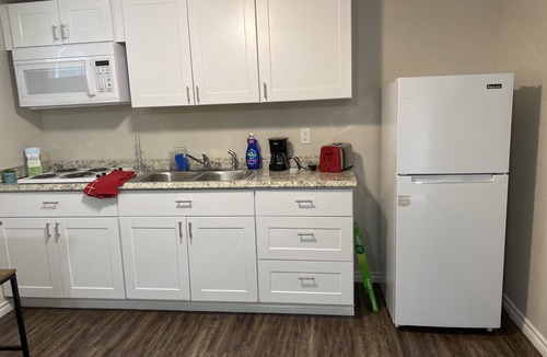 Votaw Apartment | Cozy cabin in the woods! L20