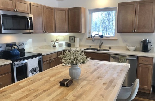 Talkeetna House | Cozy Cabin in the Woods