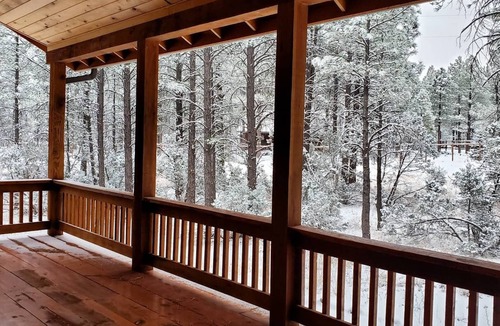 Mountain Pine Estates House | Cozy Cabin in the Pines