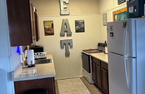 Shell Knob House | Cozy Cabin Lakeview of Table Rock Lake with 2 minute walk to the water.