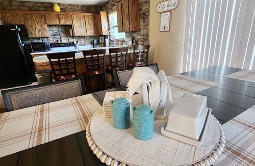 Theodosia Cabin | Cozy Cabin, Less than 1/2 mile to Marina, Boat Trailer Parking