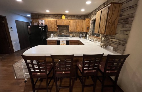 Theodosia Cabin | Cozy Cabin, Less than 1/2 mile to Marina, Boat Trailer Parking