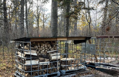 Arnes Cabin | Cozy cabin located in Arnes, 5 minute walk away from the beach