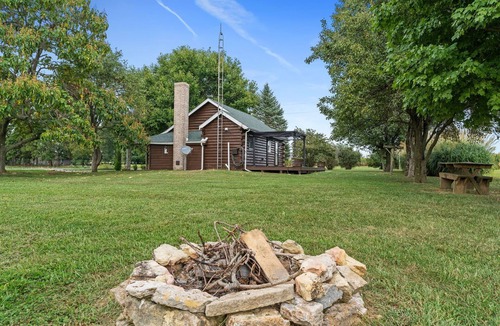 Milton Cabin | Cozy Cabin Madison Indiana