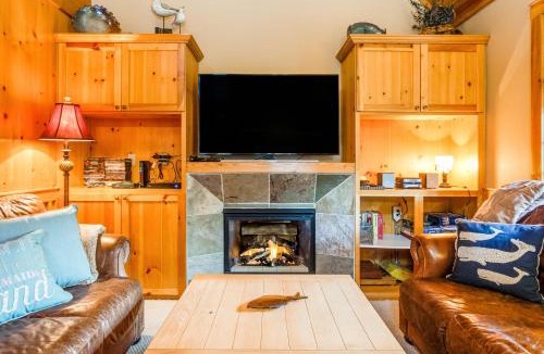 Manzanita House | Cozy Cabin MCA 1356