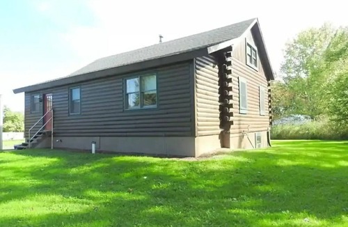 Bridgeport Cabin | Cozy Cabin minutes from Lake Oneida