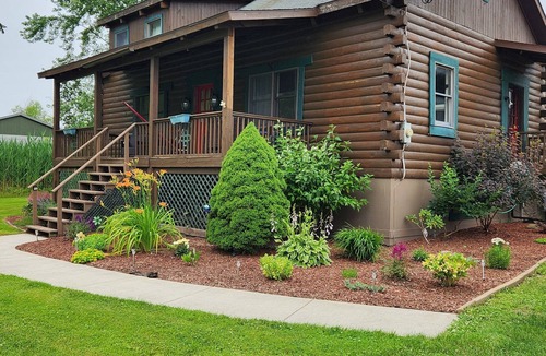 Bridgeport Cabin | Cozy Cabin minutes from Lake Oneida