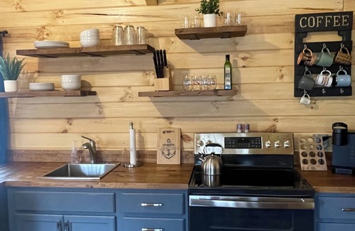 Byrdstown Cabin | Cozy Cabin near Dale Hollow Lake access