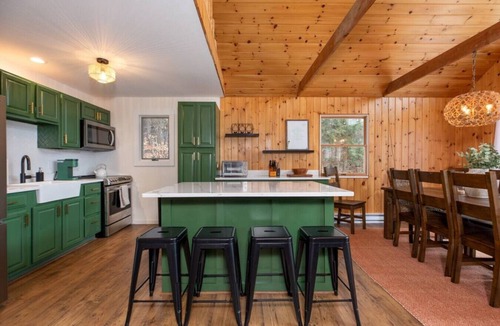 North Lake George Cabin | Cozy Cabin Newly Renovated